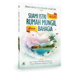 Suami Istri Dalam Rumah Mungil Penuh Bahagia