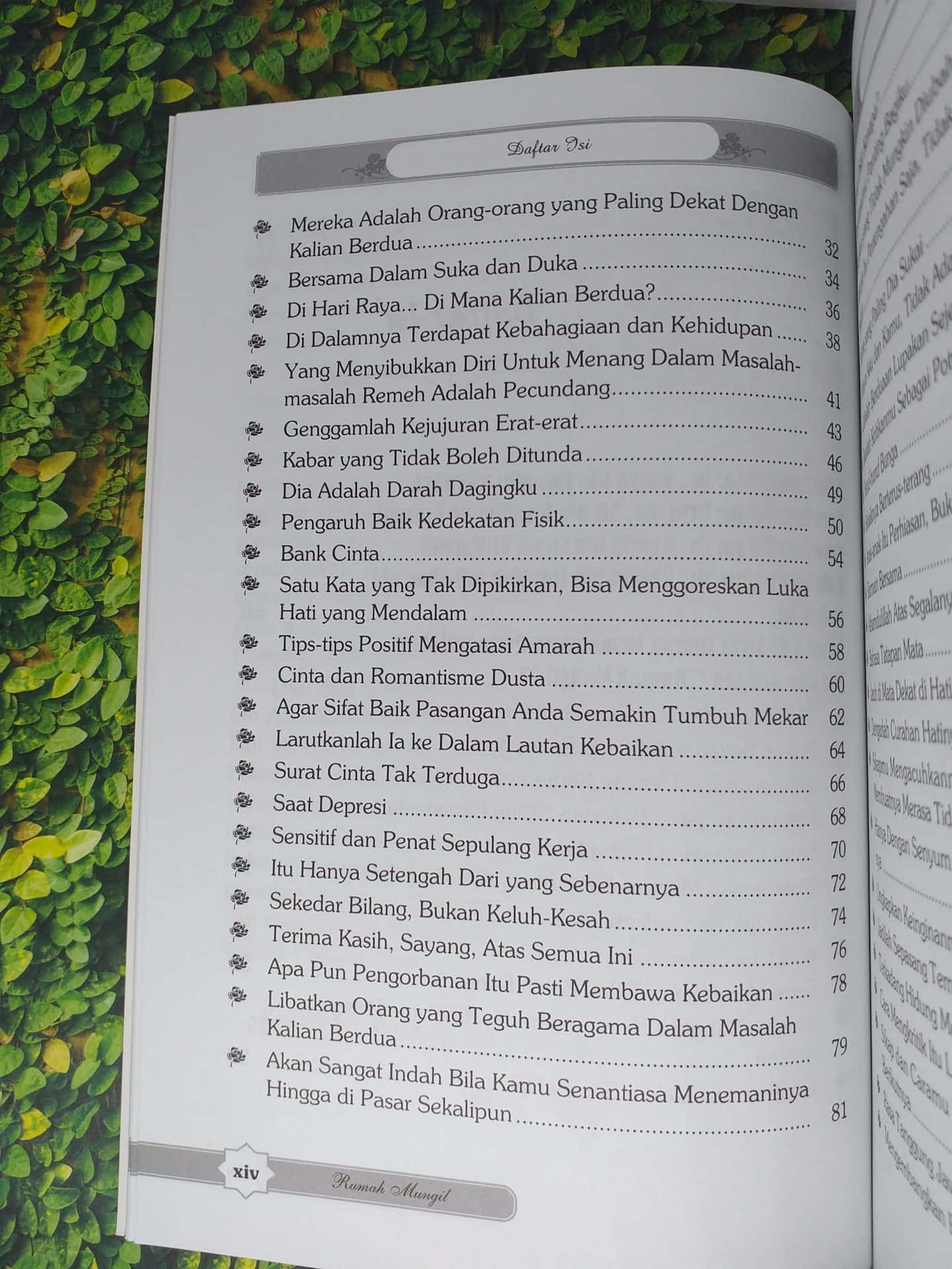 Suami Istri Dalam Rumah Mungil Penuh Bahagia - Gambar 3