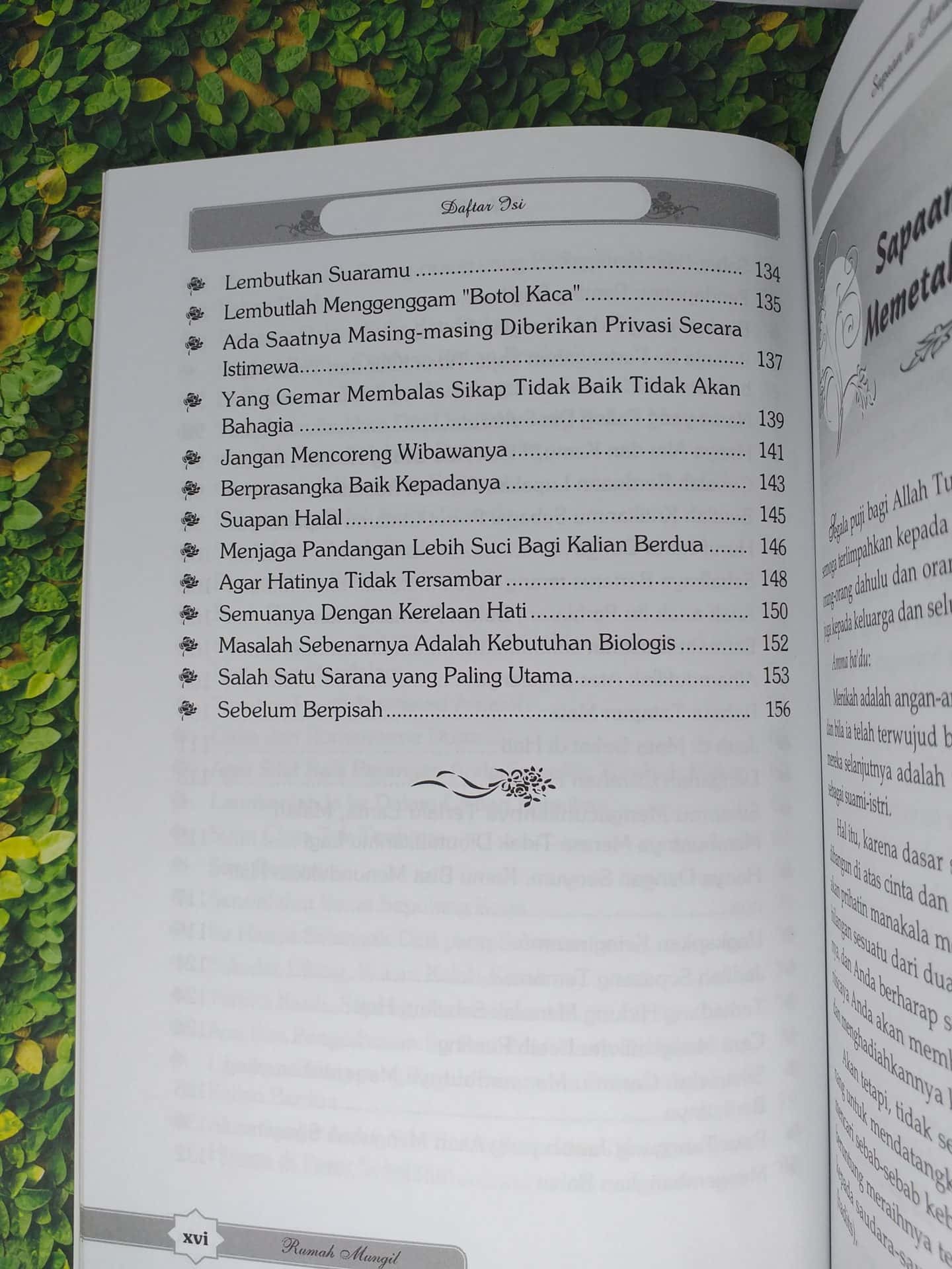Suami Istri Dalam Rumah Mungil Penuh Bahagia - Gambar 5